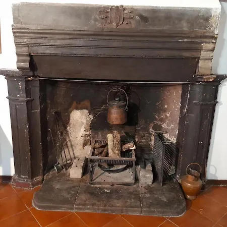 Monte Santa Maria Tiberina; Appartamento sull'antica struttura del Castello dei Bourbon del Monte. Via del Castello 2 piano, 06010 Monte Santa Maria Tiberina, Italia Appartamento Monte Santa Maria Tiberina